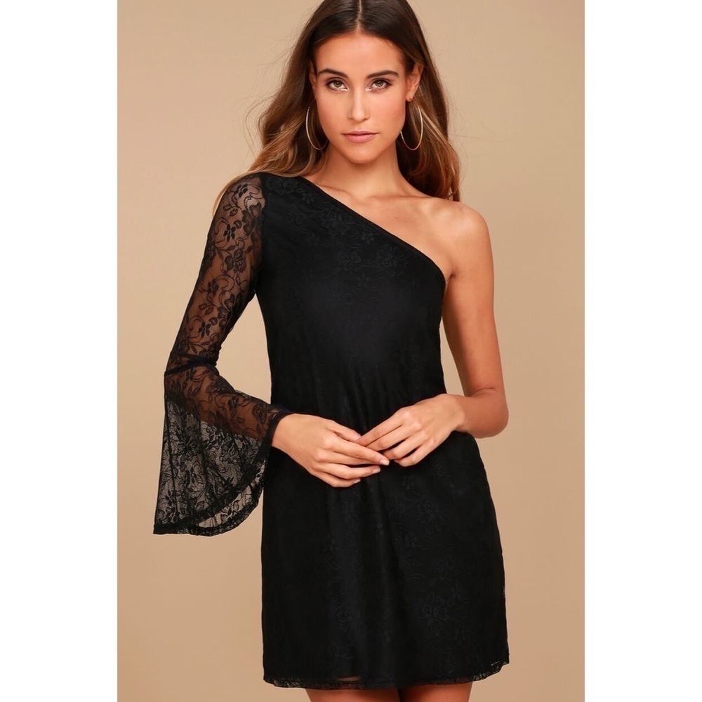 NWT Lulu’s Come To Play Lace One Shoulder Dress